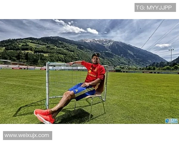 足球明星的辉煌历程与场上风采解析,探寻他们背后的故事与成就